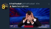 Memang cukup berat untuk beraktivitas seperti biasa bagi fans Spurs hari ini, jadi harus menutupi wajah nih kalau keluar. (Foto: Twitter @TrollFootball)