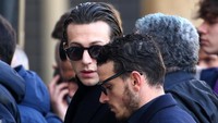 Federico Bernardeschi (Juventus) dan Alessandro Florenzi (AS Roma) ikut termasuk dalam rombongan yang ikut melepas Astori ke peristirahatan abadi. (Foto: Alessandro Bianchi/Reuters).