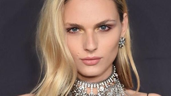 10 Model Cantik yang Tak Disangka Dulunya Ternyata Pria