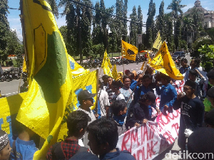 Mahasiswa Ponorogo Tolak UU MD 3