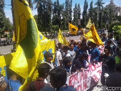 Mahasiswa Ponorogo Tolak UU MD 3