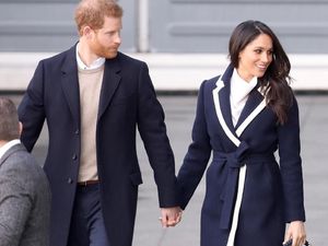 Jelang Menikah, Meghan Markle Digembleng Belajar Etiket Kerajaan Jelang Menikah, Meghan Markle Digembleng Belajar Etiket Kerajaan