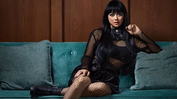 Aura Kasih Bak Barbie, Cinta Laura Makin Seksi hingga Kemeriahan dHOT Music Day