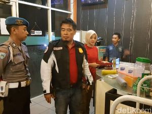 Ketakutan saat Razia Narkoba, 2 Pemandu Lagu Kencing di Celana