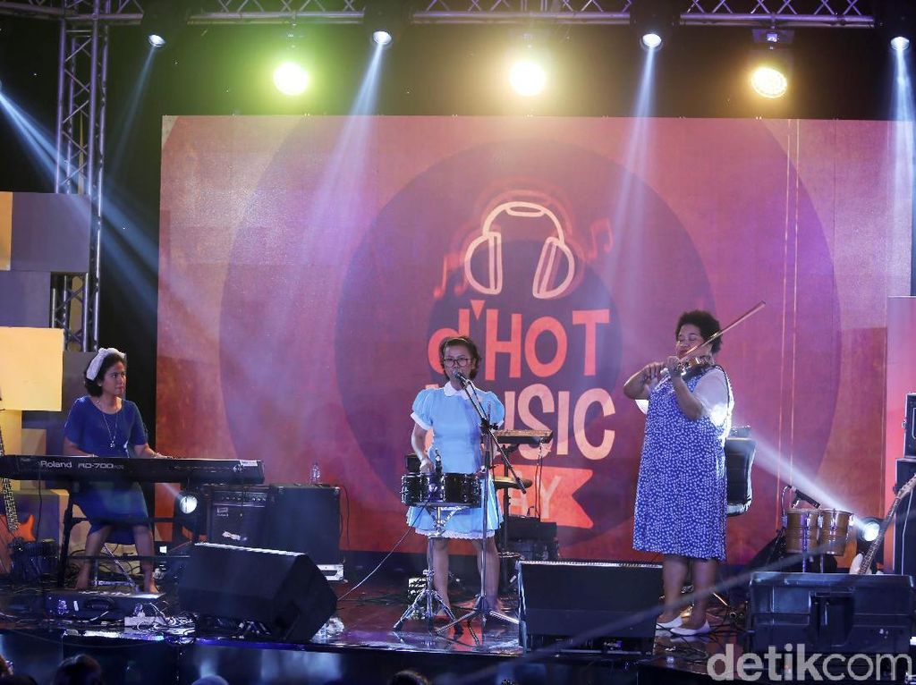 Nonaria Hidupkan Lagi Musik Lawas Indonesia