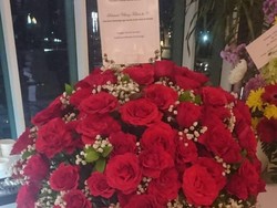 Sinta Nuriyah Ultah ke-70, Cak Imin Kirim Buket Mawar Merah