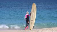 Foto: Fayrouz Gadalla, Hijaber Cantik yang Hobi Olahraga Ekstrem