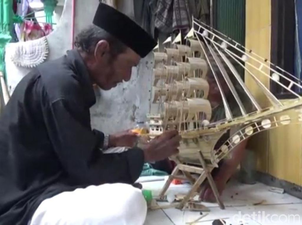 Sosok Wahidi, Nelayan Pasuruan Ahli Bikin Miniatur Kapal Phinisi