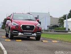 Menjajal Datsun Cross, Seperti Apa Plus dan Minusnya?