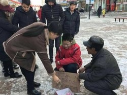 Cerita Haru Bocah 10 Tahun Mengemis Demi Obati Ibu Sakit Kanker