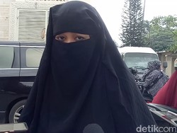 Bahan Produksi Butik Terbakar, Mantan Istri Opick Tak Hitung Kerugian