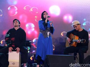 Nurlela Bing Slamet Dibawakan Ulang Ayudia & Ditto di dHOT Music Day 2018 Nurlela Bing Slamet Dibawakan Ulang Ayudia & Ditto di dHOT Music Day 2018