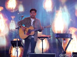 Fans Berat, Rendy Pandugo Incar Raisa untuk Duet Bareng Fans Berat, Rendy Pandugo Incar Raisa untuk Duet Bareng