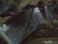Longsor Terjang Rumah Warga di Kebumen