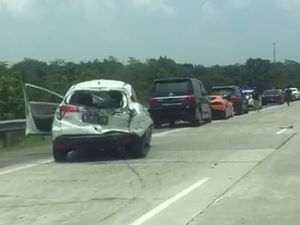 Kecelakaan Rombongan Lamborghini  di Tol Cipali Libatkan 4 Mobil