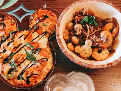 Mie Mickey Mouse hingga Dimsum Olaf, Ini Makanan Menggemaskan dari Disney Resort