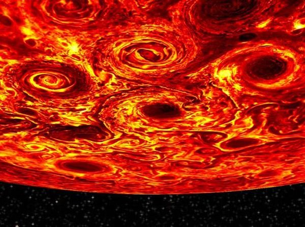 Foto Planet Jupiter Diwarnai Badai Berdiameter Ribuan KM