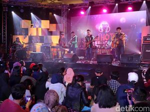 Geng Ojol Tuangkan Suka Duka di Jalanan dalam Lagu Geng Ojol Tuangkan Suka Duka di Jalanan dalam Lagu