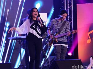 Bergoyang Bersama Volmax di dHOT Music Day 2018