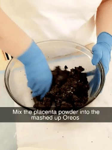 Cerita Ibu Membuat Cokelat dari Plasenta Bayinya 