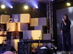 Bikin Lagu Tentang Rindu, Virzha Jadi Sering Minta Maaf pada Ayah