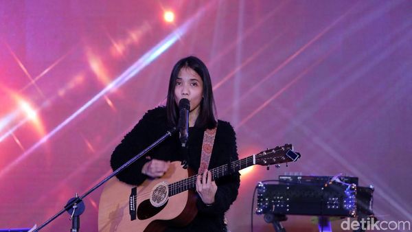 Lihat Penampilan Si Manis Nadya Fatira di dHOT Music Day 2018 Yuk!
