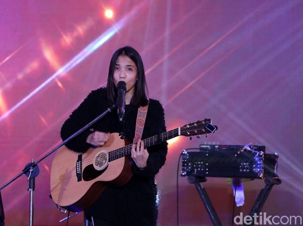 Lihat Penampilan Si Manis Nadya Fatira di dHOT Music Day 2018 Yuk!