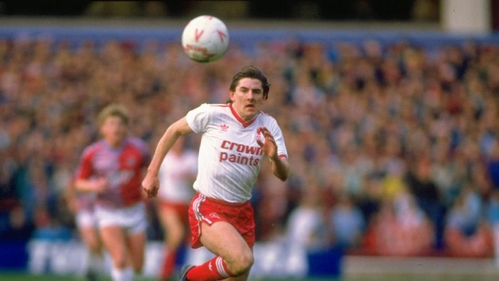 1988:  Peter Beardsley of Liverpool in action during the FA Cup 4th Round match against Aston Villa played at Villa Park in Birmingham, England.  Liverpool won the match 2-0. \ Mandatory Credit: Allsport UK /Allsport