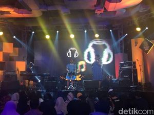 Sandiaga dan Ganjar Pranowo Siap Ngejam di dHot Music Day Sandiaga dan Ganjar Pranowo Siap Ngejam di dHot Music Day