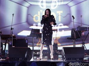 Mulan Jameela Panaskan Malam Puncak dHOT Music Day 2018