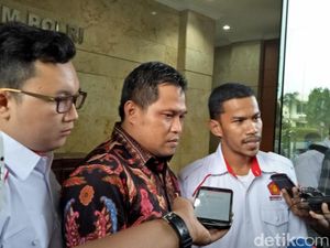 Fadli Zon Polisikan Sekjen PSI Raja Juli Antoni dan Faisal Assegaf Fadli Zon Polisikan Sekjen PSI Raja Juli Antoni dan Faisal Assegaf