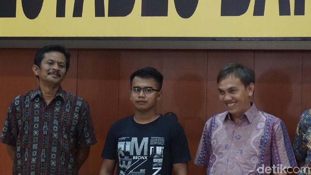 Foto: Ini Pelempar Rokok ke Orang Utan di Bunbin Bandung Foto: Ini Pelempar Rokok ke Orang Utan di Bunbin Bandung