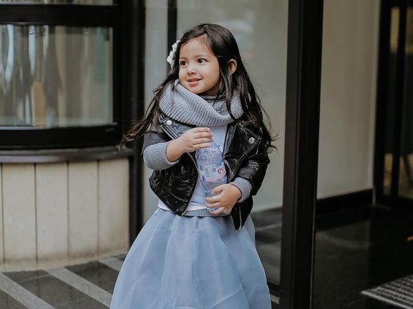 Gemes Banget! Gaya Aaisyah Dhia, Selebgram Cilik dari Malaysia