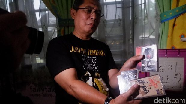 Melihat Suharjo, Kolektor Ribuan Kaset dan Ratusan Piringan Hitam