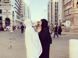 Foto: 8 Gaya Hijab Minimalis Ala Tia Ivanka Foto: 8 Gaya Hijab Minimalis Ala Tia Ivanka
