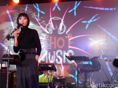 Tanayu Ajak Penonton dHOT Music Day 2018 Mengawang
