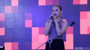 Terpikat Pesona Angela Vero