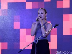 Angela Vero Bawakan Single Terbaru Show What You Got