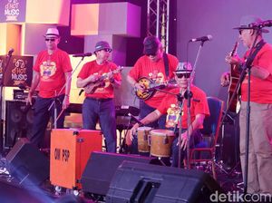 Dangdut-an Bareng Grup OM PSP di Panggung dHOT Music Day 2018