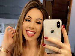 Dan yang terakhir adalah istri dari Roberto Firmino, Larissa Pereira. Cantik banget, kan? (Foto: dok. Instagram)