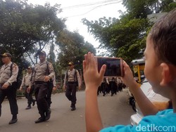 Kirab 1.300 Siswa Setukpa Hibur Warga Kota Sukabumi