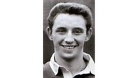 Thomas McNulty (1929-1979) lahir di Salford, wilayah Manchester, dan memainkan sepakbbola profesionalnya di MU (1949–1954) dan kemudian Liverpool (1954–1958). (Foto: mufcinfo.com)