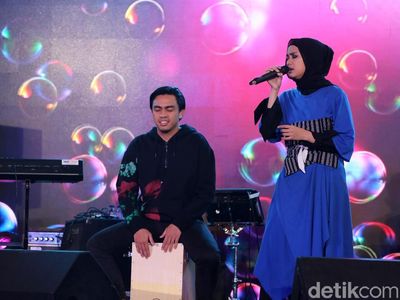 Duet Manis Ayudia dan Ditto di dHOT Music Day 2018
