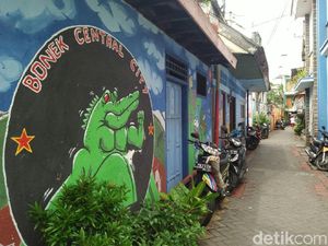 Foto: Keren, Kampung Warna-warni di Tengah Kota Surabaya Foto: Keren, Kampung Warna-warni di Tengah Kota Surabaya