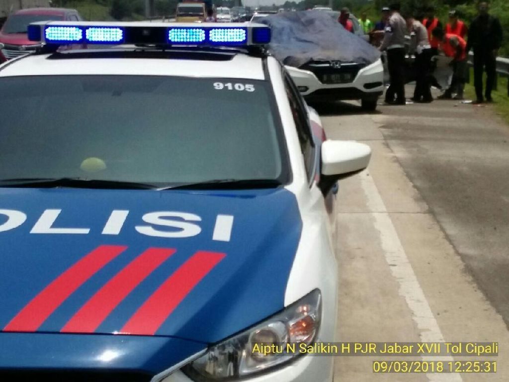 Insiden di Cipali, Mobil Polisi Terdorong dan Tabrak Lamborghini