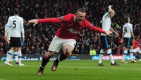 Ini salah satu gol Wayne Rooney ke gawang Liverpool pada musim 2010/2011. Sepanjang pertemuan dengan Liverpool, Rooney mencetak enam gol. (Shaun Botterill/Getty Images)