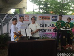 Anies Resmikan Pengecatan Mural di 64 Tiang JLNT Antasari