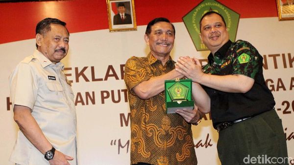 Luhut Hadiri Pelantikan Pengurus Hipakad