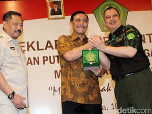 Luhut Hadiri Pelantikan Pengurus Hipakad