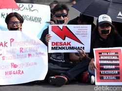 Aksi Lakban Mulut Tolak RKUHP